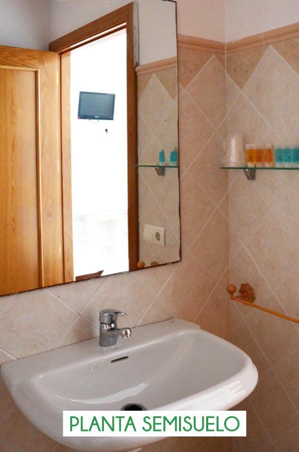 Hostal Dona Antonia Hotel Punta Umbría Екстериор снимка