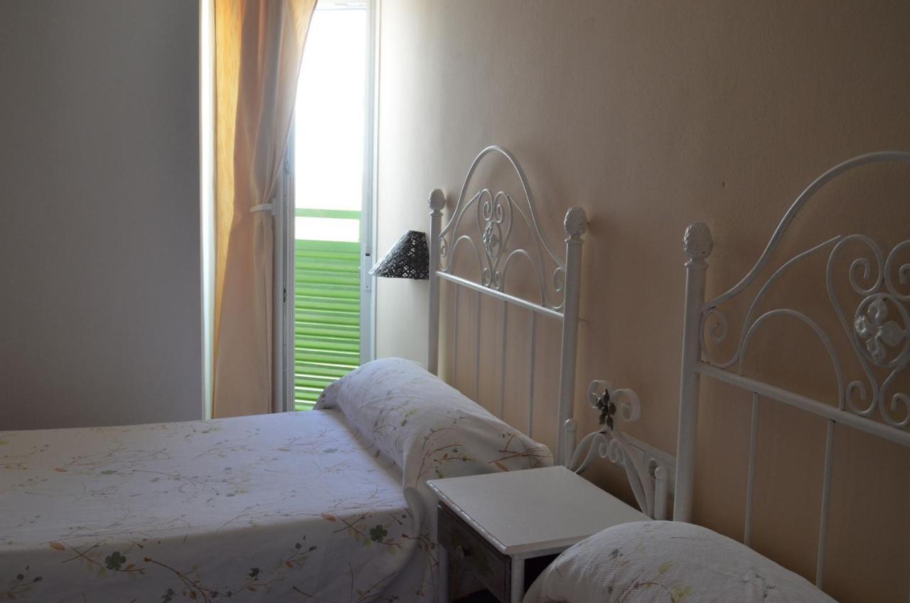 Hostal Dona Antonia Hotel Punta Umbría Екстериор снимка